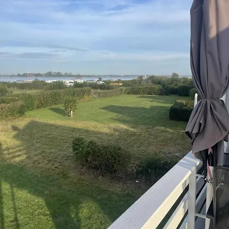 Neu! Kleine Rote Hoch-haus *